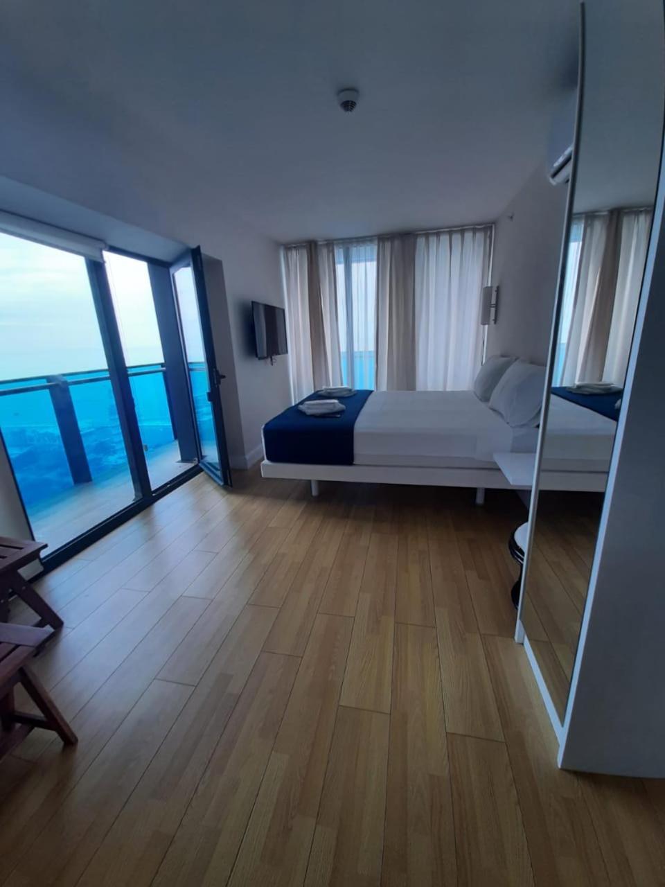 Sea View Apartments In Orbi City Batumi Exterior foto